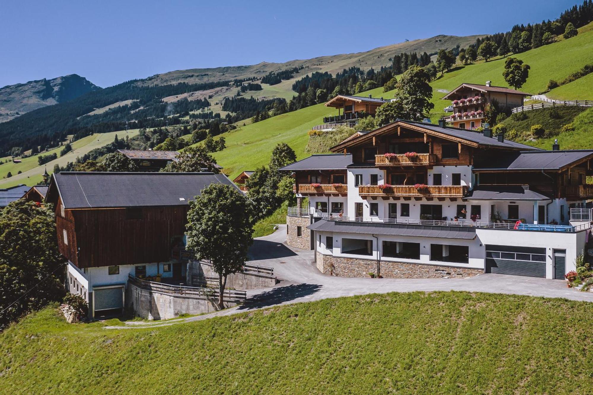 Lindlinghof Aparthotel Заалбах-Хинтерглем Екстериор снимка